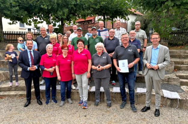 Bescheidübergabe beim Förderverein 200 Jahre Künstlerkolonie Willingshausen. Foto: N. N. | © HMLU