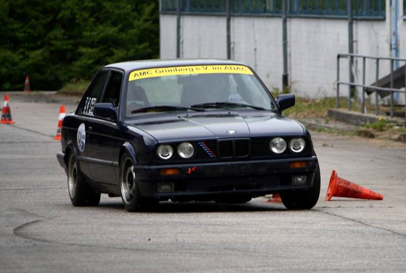 Slalom на машине