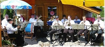 blasmusikfreude-im-biergarten